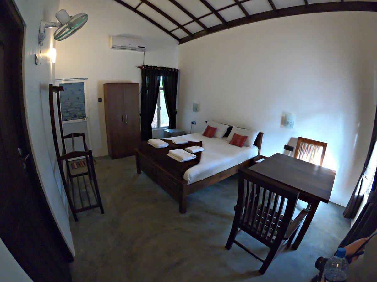 Luna Beach Hotel Nilaveli Exterior photo